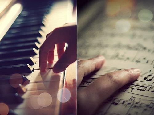 playtvplus's tweet image. Para los que leen la #música, para los que #sienten la música… para todos un #felizdía!
(Imagen:Pinterest.com)