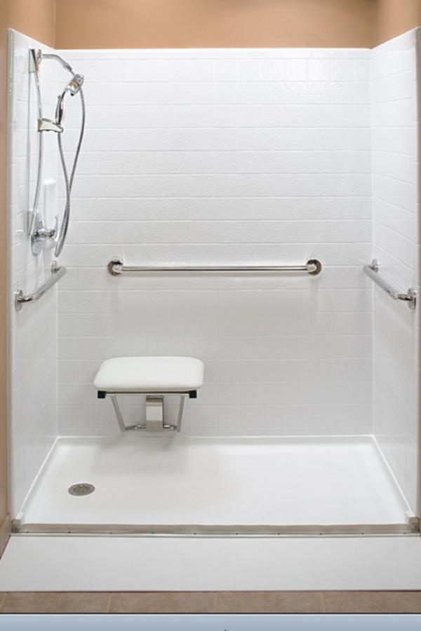 FakeYahooNews's tweet photo. Exclusive: Leaked nude photos of Manti Teo's girlfriend. http://t.co/vEX4se6J