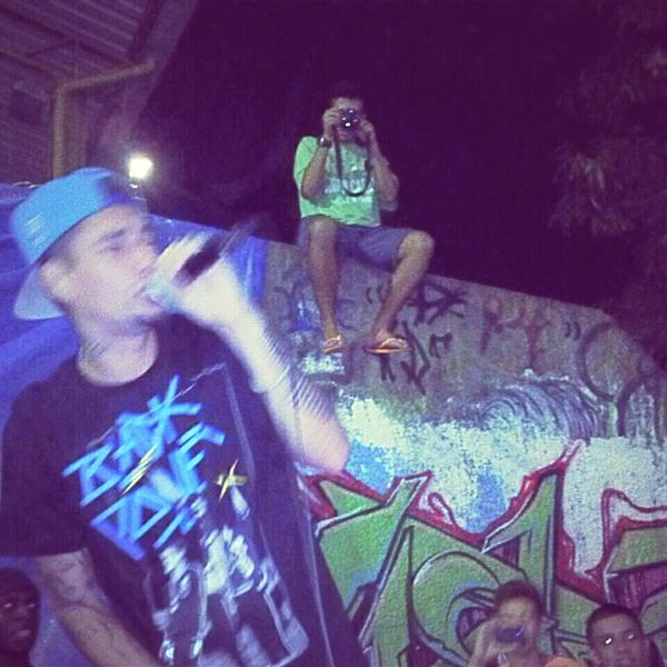 VersosDoRet's tweet image. Show ontem do @FilipeRet na under !!