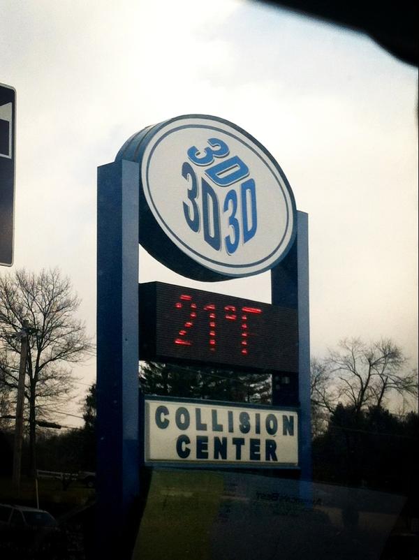 Its_Me_Jessica3's tweet image. “@M_ThuginzZ: Remember when you thought this was a 3D movie theater hahaha @Its_Me_Jessica3 http://t.co/CoKqgbmr” hahahaha omg #hsproblems