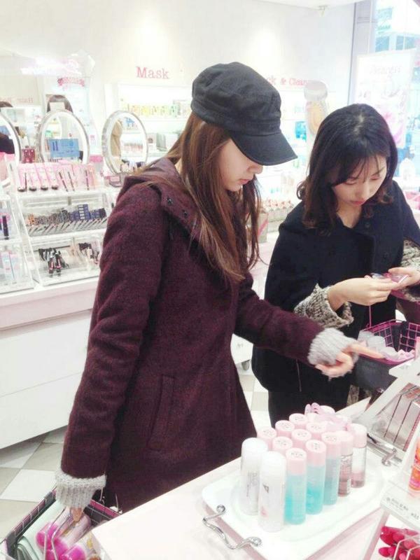 Affxtion_AR's tweet photo. [صوره] ١٣٠١٢٤ كريستال تتسوق في 
Etude House Shinnonhyun branch http://t.co/Hpi4yEKE
(٥)