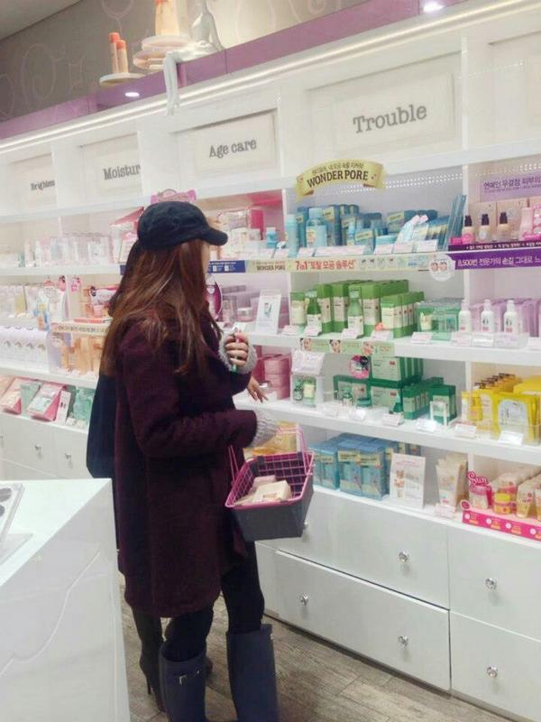 Affxtion_AR's tweet photo. [صوره] ١٣٠١٢٤ كريستال تتسوق في 
Etude House Shinnonhyun branch http://t.co/f9TIN781
(٧)