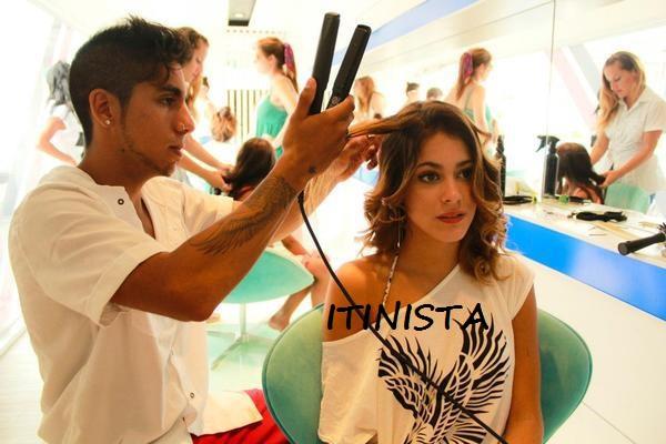 ITinista's tweet photo. Martina en una seccion de fotos para Fibertel ! 9/10 ||Creditos @TiniBrasilia || http://t.co/mqfJ21Lj