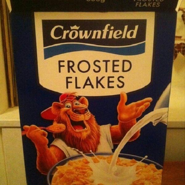 RichFizNYG's tweet photo. @SavageCEE_ #crownfield #lion #instead of #tiger #LMAO http://t.co/z2Va87Hp