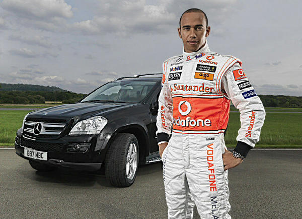 Salah satu mobil Mercedes-Benz yg dimiliki Lewis Hamilton adalah GL 450 CDI. f1fanatic.co.uk/wp-content/upl…  <a href="/LewisHamilton/">Lewis Hamilton</a> GL450