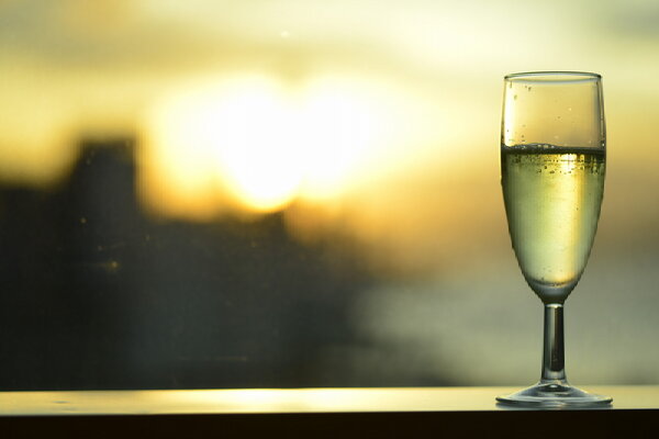MetroparkCWB's tweet photo. Happy Fri!From 5–7 Feb, a special 3-day limited sales promotion with 50% discount will be on offer!http://t.co/bXL0WwMN http://t.co/HBfNyuc4