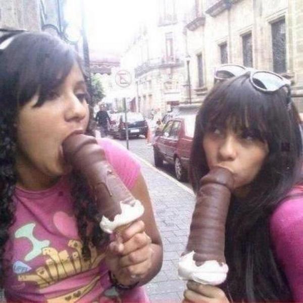 في أوروبا ‹☺›
 تمشي البنت وهي فاعله شوية مكياج ;;) 
 
 عندنا ‹☺›
 يمشي المكياج فاعل شوية بنت ! ‹☺›