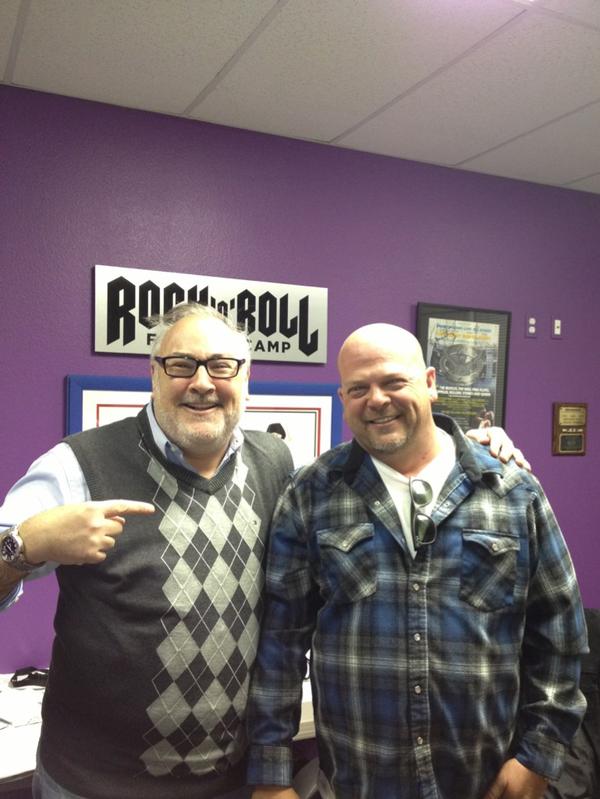 dfishof's tweet photo. THE @GoldSilverPawn only at @RockFantasyCamp- http://t.co/AlsUYRzk