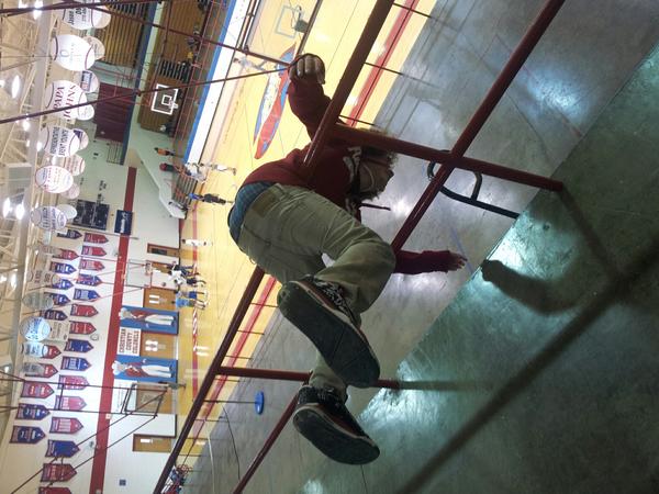 AmberFletch16's tweet photo. @Stonerr_Bittchyour boy be doing dumb shit:) http://t.co/6z0jhmgx