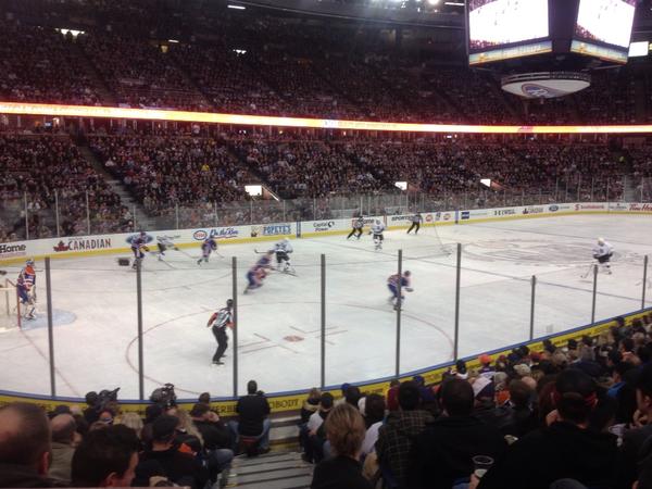 daniel_philly's tweet image. First one of the year #oilers #stadiumbeers #6down