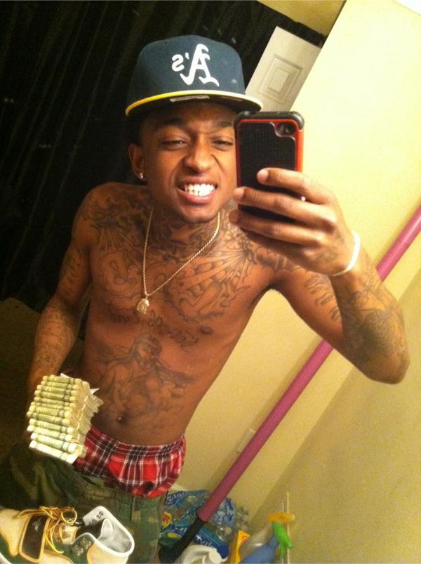 highlifejetz's tweet photo. FreeBands #JetLife Shit http://t.co/9rcXwjrr