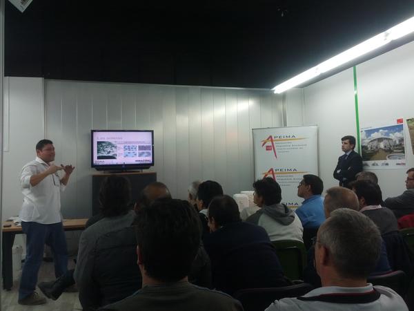 apeima's tweet photo. Hoy hay un #curso de formación de sobre #soleras y construcción  #ecológica de #Kerakoll... muy interesante. http://t.co/HSh3itGg
