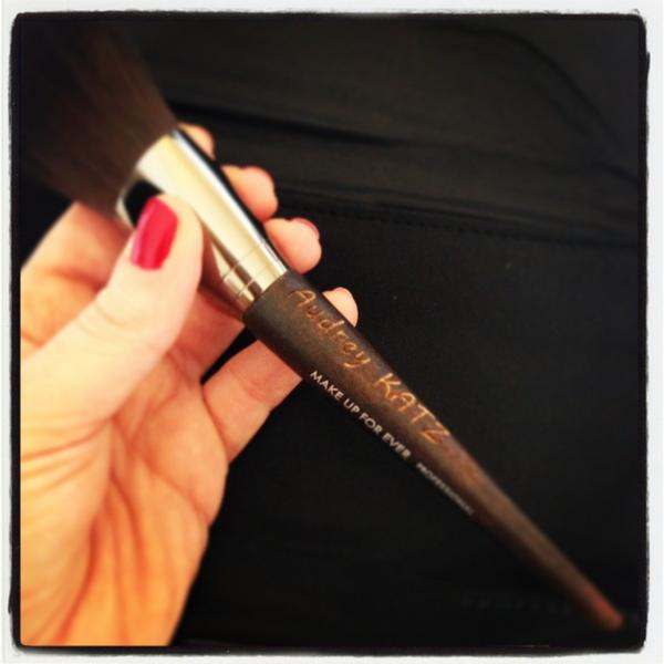 Audrey_Katz's tweet photo. Gift of the day ! #pimpmybrush #makeupforever !!!! http://t.co/Layw8N0K