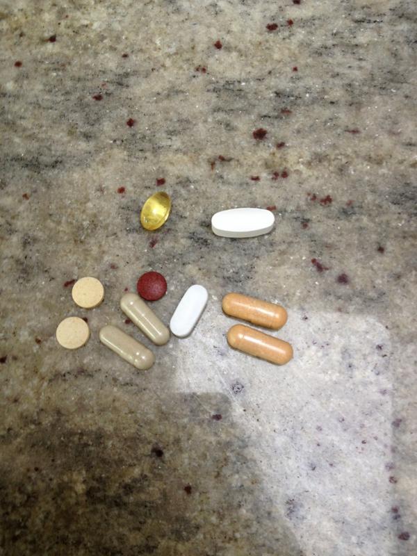 EvaDivaEva's tweet image. #tablettime #vitamins