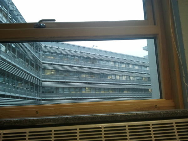 AndyD14's tweet image. @stephen_crolla see no snow ! It might be the flour stuck in you eyelashes !  #bakersproblems