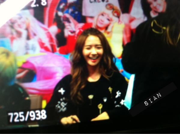 [PIC][26-01-2013]Yuri - SeoHyun - Sunny - YoonA và Jessica xuất hiện tại buổi ký tên cho fan hâm mộ vào tối qua BBdXsYDCcAAyztF