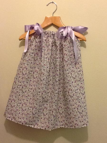 CuteButtonCraft's tweet image. Handmade Vintage floral girls dresses. Ages 6months-6 years @AlexGerrard7 would look fab on Lourdes this summer!!!!