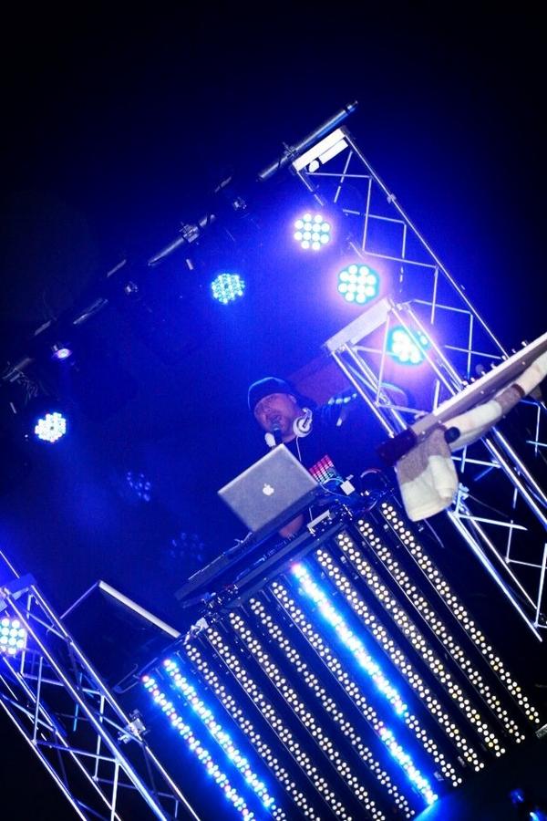ShockwaveCon_'s tweet photo. LiStEn uP! Joining us frm our North Campus for #Shockwave is none other than DJ B.Smooth tearing up the beats! #pumped http://t.co/S7eWutEF
