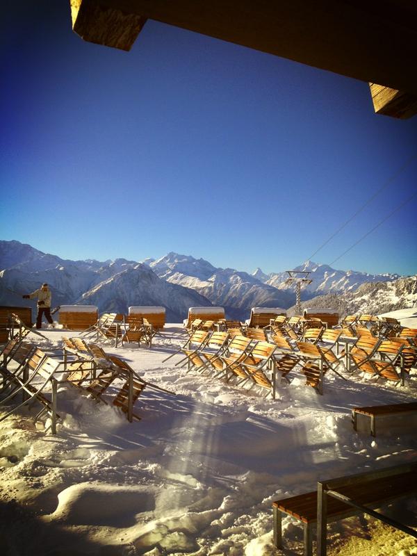 Chuestall's tweet photo. Beste Pistenverhältnisse, super Schnee und herrliche Aussicht #chuestall #riederalp #aletscharena http://t.co/erqng2eE