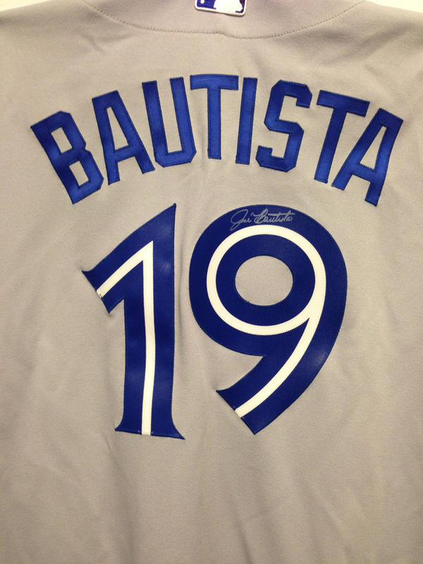 RT for a chance to win a signed jersey &amp; vote for my Canada <a href="/MLBTheShow/">MLB The Show</a> cover! Last day 2 vote: on.fb.me/WGKVQd