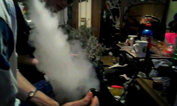 GageBenedict's tweet photo. #hightimes #420 http://t.co/fMfvKoJ5