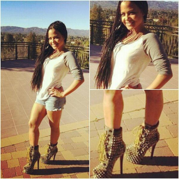 CMilianItalia's tweet photo. Love these boots #zigigirl sent me.. Gracias#shoes #boots http://t.co/bnojDXF3