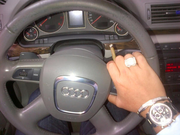 itodiaz's tweet photo. Asi andamos en MedaYork Masna!!!! Fume puesss!!!! Mijo........ http://t.co/8dfzcPvr