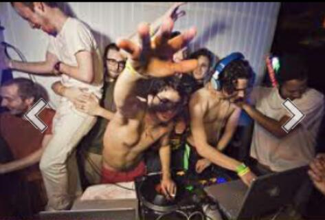 V_Tweezy's tweet photo. @DeRonJuan hold up who these niggas in the booth #Twitterparty  http://t.co/U9Ikulws