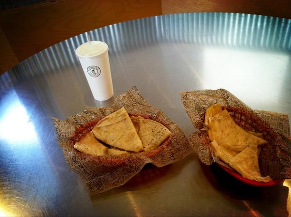 bmalways's tweet image. Chipotle with the best frienddd