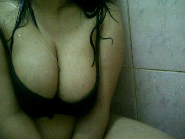 nono_757x's tweet photo. #سكس #قحبة #ديوث #سكس_محارم #سكس_ورعان #sex #سكس_عربي #افلام_سكس 
فولوا بليز علشان انزل لكم صوري حصريا ولا ترا بزعل :( http://t.co/t6rZHqbx