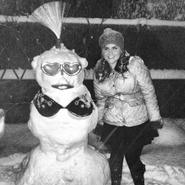 Mica_Jones's tweet image. Me and my masterpiece #Slaaag ⛄