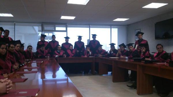 UPIIG's tweet photo. ¡Que se oiga el Huelum por los más flamantes ingenieros que tiene la UPIIG! http://t.co/MgBttCc4