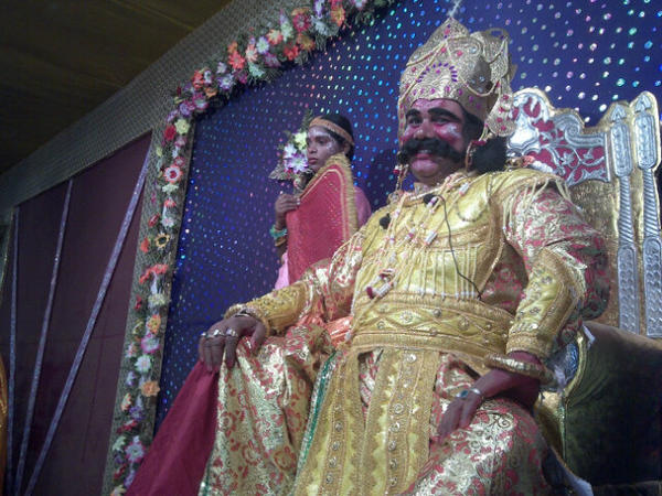 PandaJay's tweet photo. Wrld's largst opn-air theatr? 2Lkhs @ "King Kansa's Durbar" cultr fest Bargarh: Im a guest but as area nephw, dicey ;-) http://t.co/secD8X5h