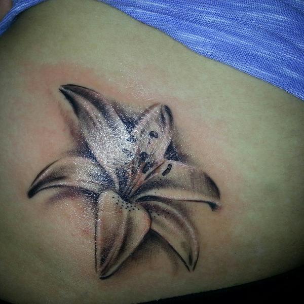 Matthew287's tweet photo. @lauren_baileyxo  daughters new tattoo nice work jo @creativebodyart http://t.co/WVWQQa0e