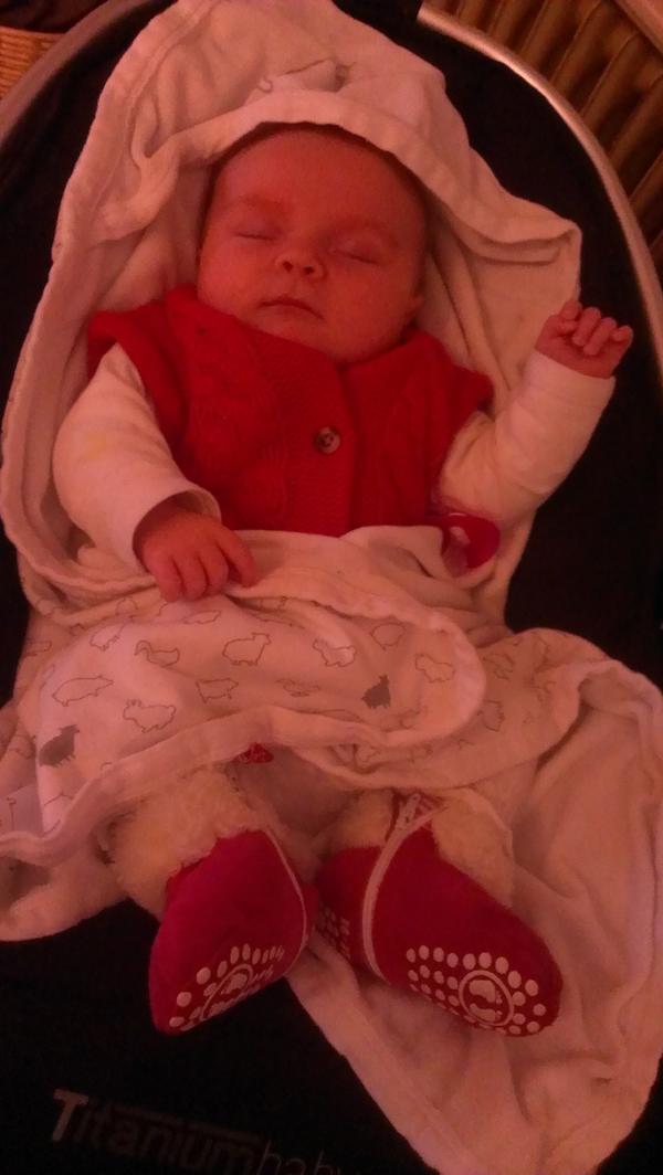 EvaJanssen_4's tweet image. Ondertussen in babyland... #Fiene #sleepingbeauty