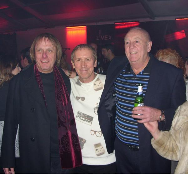 TracyCurtis64's tweet photo. Thanks again @glorytotheboys for another great evening... Good to see you again xx http://t.co/gWyF6Vgt