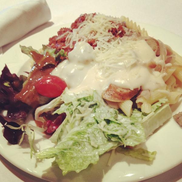 iamGAgape's tweet image. Late lunch upload. #yeb2013 #kickoffconference #canrockdivision