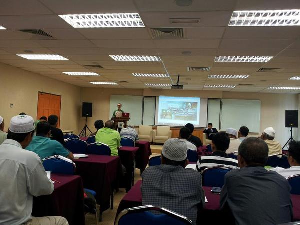 bertaniibadah's tweet photo. Perasmian Bengkel Pemprosesan Makanan Ternakan Ruminan oleh YB Dato' Hj. Che Abdullah Mat Nawi di Dewan RTC Tunjong http://t.co/XiZAPwNJ