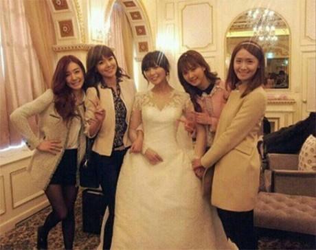 K Pop Jp 少女時代のティファニー スヨン ソヒョン ユナ ソウルのロッテホテルで行われたwonder Girlsのソネの結婚式に訪れ 韓国で現役アイドルとしては初めて結婚するソネを祝福 Http T Co 4b0hnw6q Twitter