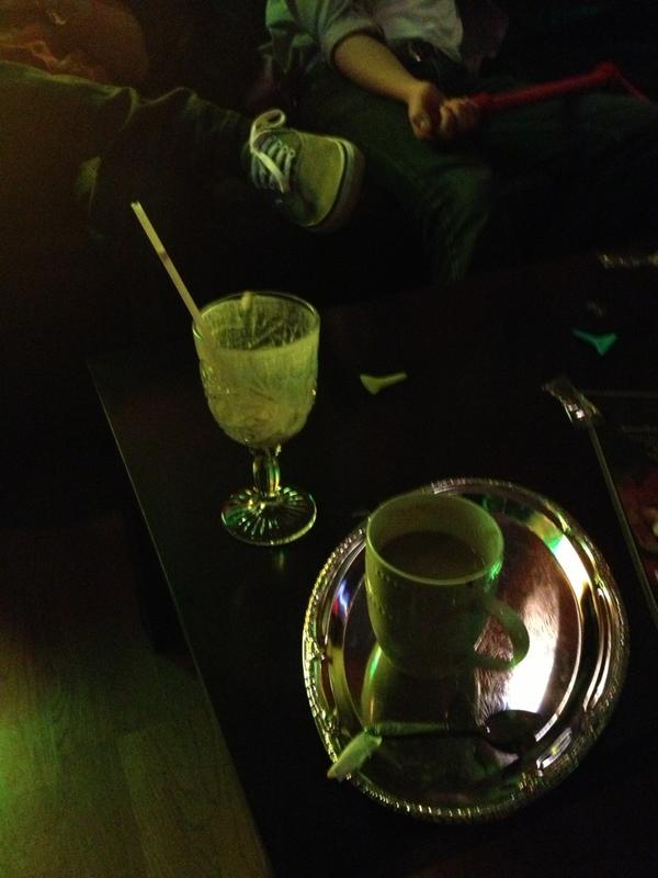 adamcarrico's tweet image. Watching @ASchape and Tatum play at Casablanca. They're good. Drink service, not so much. #HourWait