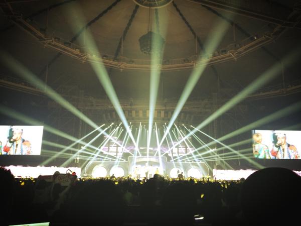 [27/1/13][Fantaken] Concert cuối cùng trong ALIVE Tour 2012 ở Seoul BBm9_2pCEAAmBlh