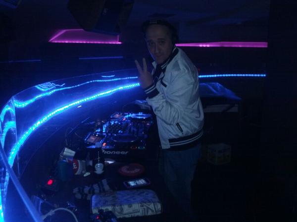 germanortizdj's tweet image. Otro finde mas, Gracias familia @OzonePamplona ! Se ha echado d- a @kikebero #AtopeOzone #sábadosmágicos #megasession