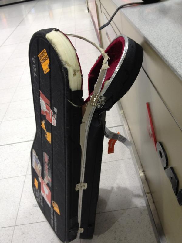 hackfab5's tweet photo. @QFcustomercare RT @troycassardaley Sydney tonight and thanx Qantas link baggage handlers
You never fail to please http://t.co/rmNObBNC