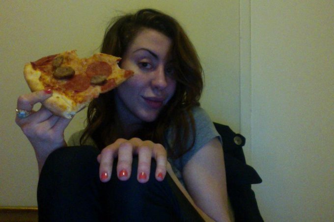 And I'm on my third slice of pizza&hellip;.. http://t.co/dKL5ZwWD
