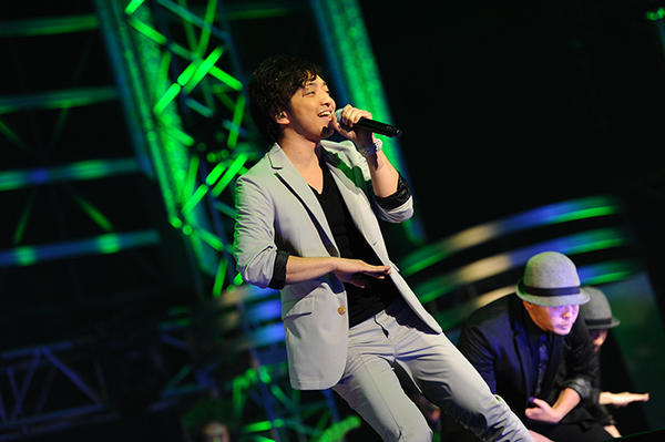 bc_official's tweet photo. 【27日：三浦大知】アップテンポな曲からバラード調な曲へと流れ、大知ワールドが全開！キレがあるのに、柔らかく、滑らかなダンスに会場中が釘付けになっていましたね。 http://t.co/lgBKZg2O   #bc2013 http://t.co/SVwmSrmO