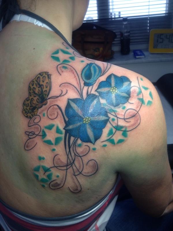 SuperSepp's tweet photo. Cover up http://t.co/h3gMEWUl
