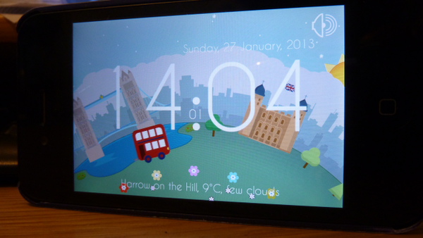 kmonkeyblog's tweet photo. Good afternoon from London! #motionclock coming soon to iPhone & iPad http://t.co/FrxQLugr