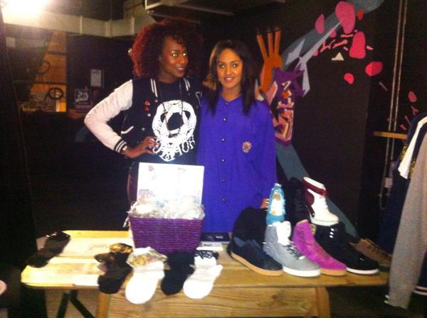 AnnalieseDayes's tweet image. Me and @KaylieSimmone @FrillsByAD forget #suitandtie its #shoesandsocks Lol