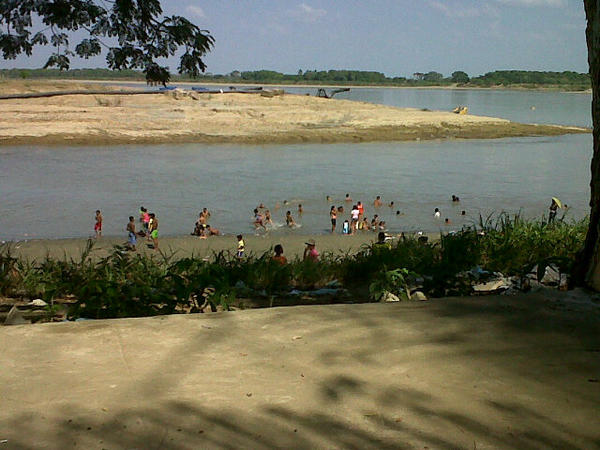 CALAMARBOLIVAR's tweet photo. Puro calamar http://t.co/98mrPcHE