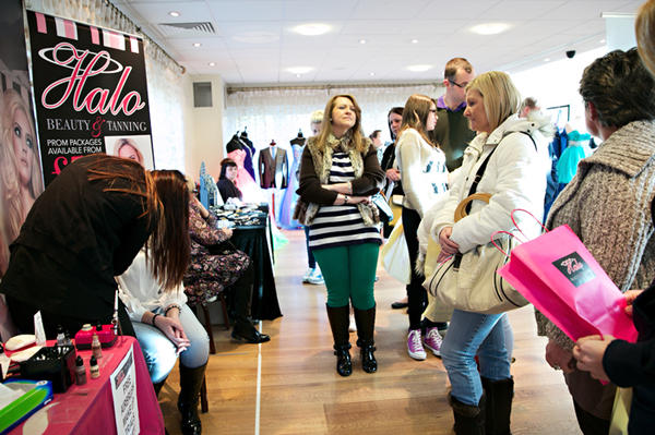 cheryl_johnson's tweet photo. Great day at Orsett Prom Show promoting Air Brush Make Up &amp; Photo Shoots @HaloBeautyx - major success http://t.co/lZJZeaIK
